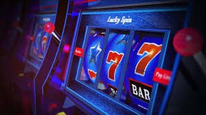 Giao diện nền tảng giải trí win789 với hình ảnh thể thao và slot online hấp dẫn